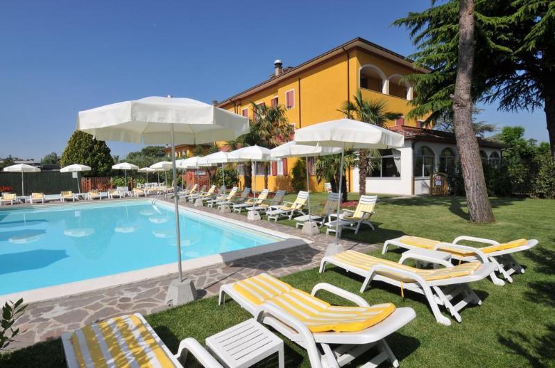 La Quiete Park Hotel Manerba del Garda Buitenkant foto