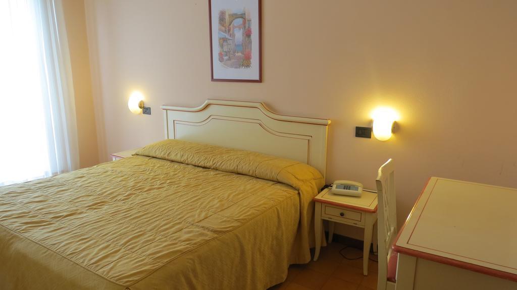 La Quiete Park Hotel Manerba del Garda Buitenkant foto