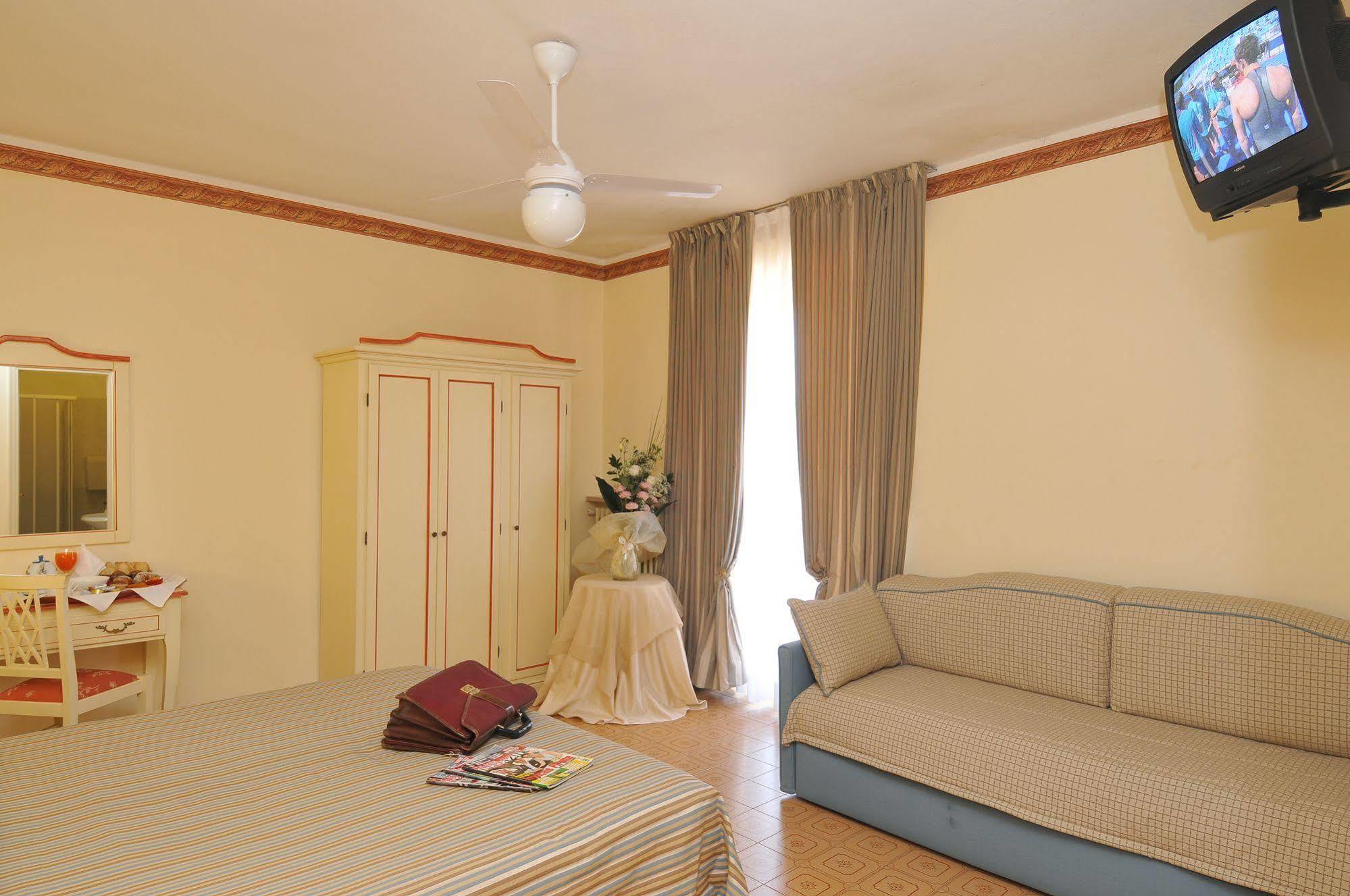 La Quiete Park Hotel Manerba del Garda Buitenkant foto